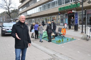 Bærum MDG aksjonerer mot åpningen av gågaten i Sandvika